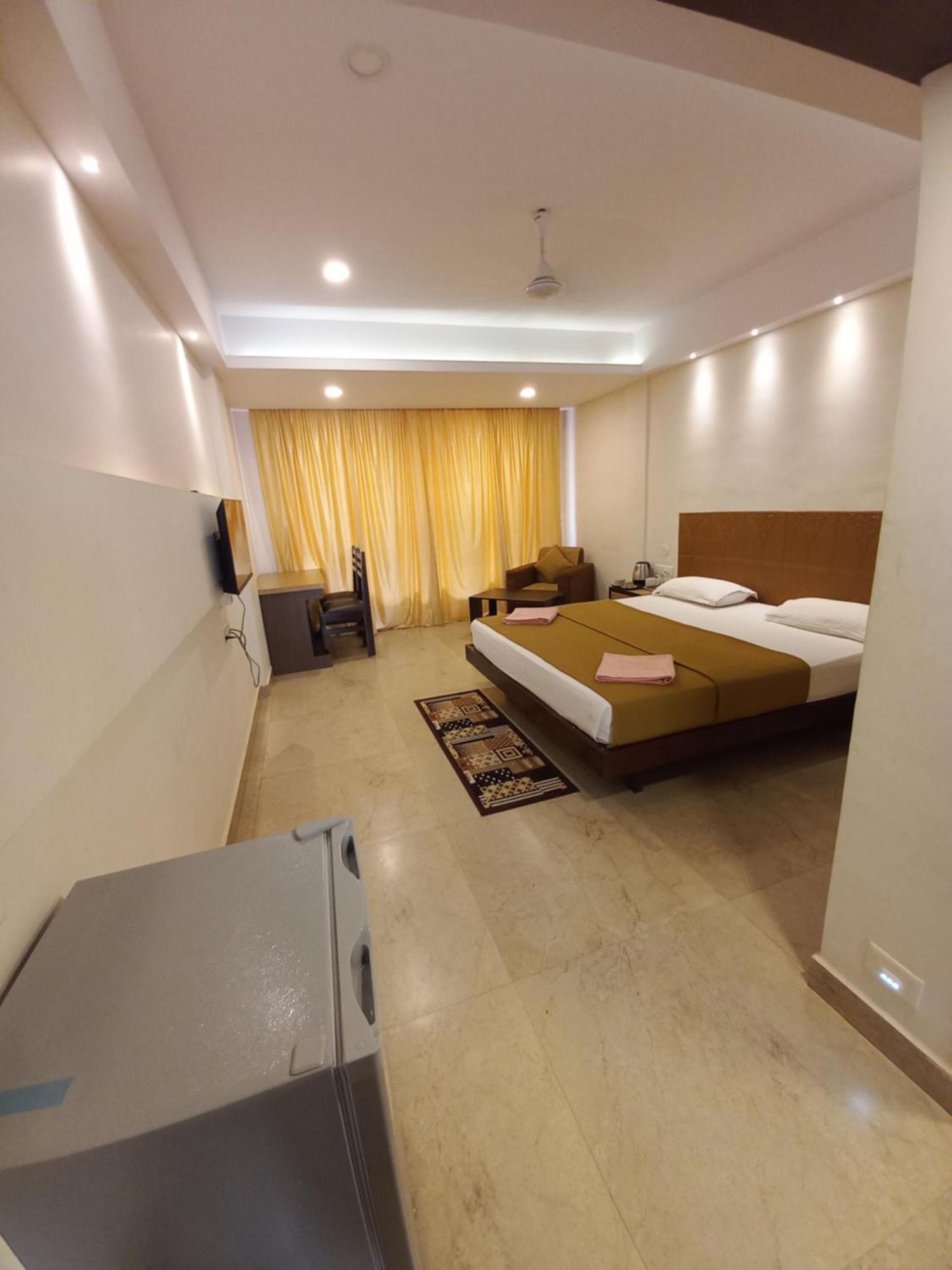 Famafa Hotel Arambol Bagian luar foto